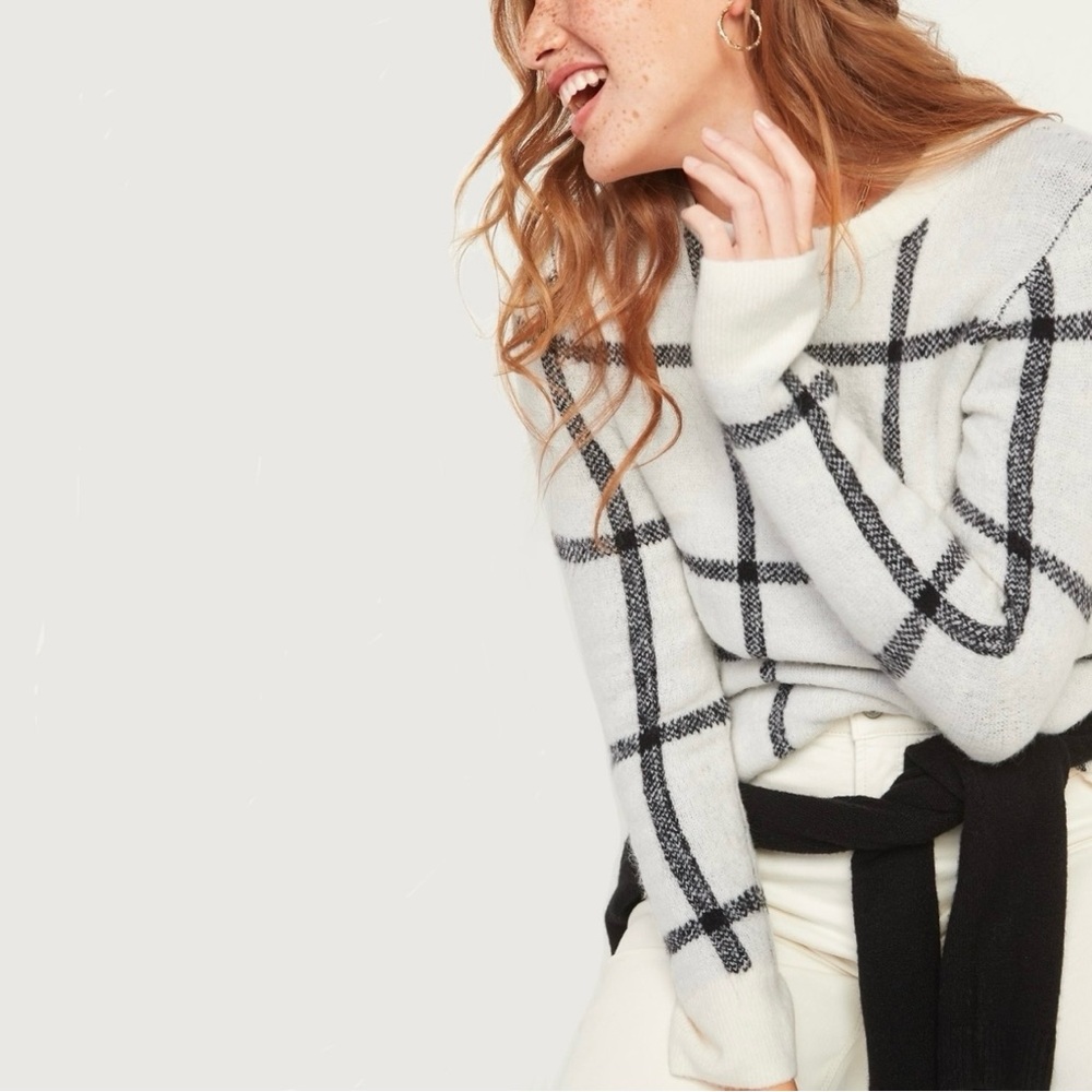 Old Navy Cozy Plaid Crew-Neck Sweater